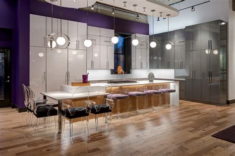 A Contemporary Kitchen Shines In High Gloss Laminate Beckallen Cabinetry