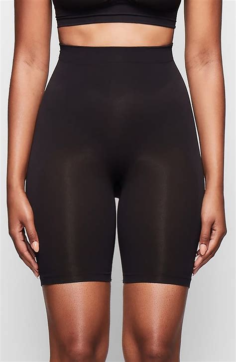 Skims Sculpting Seamless Mid Shorts | Wearing all black, Staple pieces 