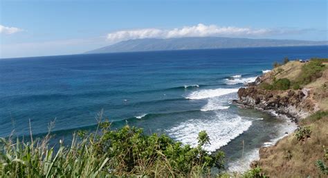 Maui Surfing Spots The Best Surfing Spots In Maui Hawaii
