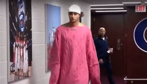 kyle kuzma goes viral for terrible pregame outfit