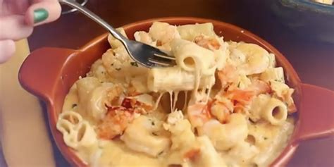 Olive Gardens New Lobster Shrimp Mac And Cheese Is The