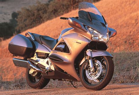 Honda st1300 is the bigger, more powerful brother of the deauville. 2003 Honda ST1300 ABS Road Test | Rider Magazine | Rider ...