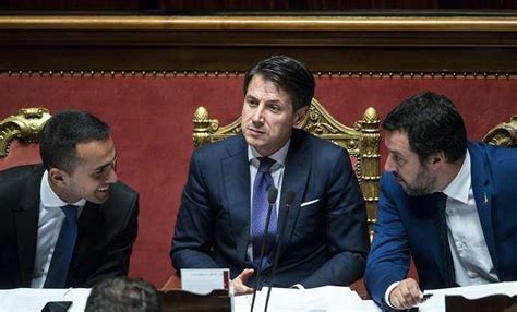 Nel discorso che rivolgerà alla camera per ottenere la fiducia, il premier illustrerà il programma del nuovo. Il governo Conte ottiene la fiducia al Senato: 171 sì, 25 ...