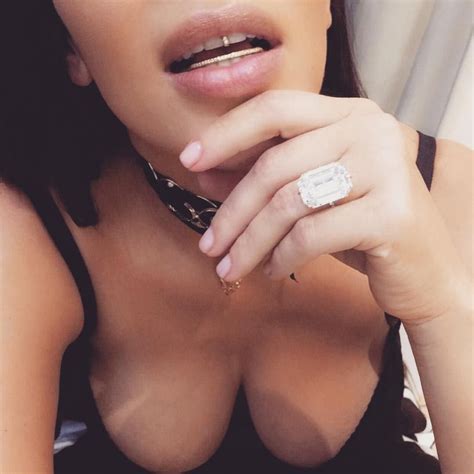 Kim Kardashian Tits 2 Photos Thefappening