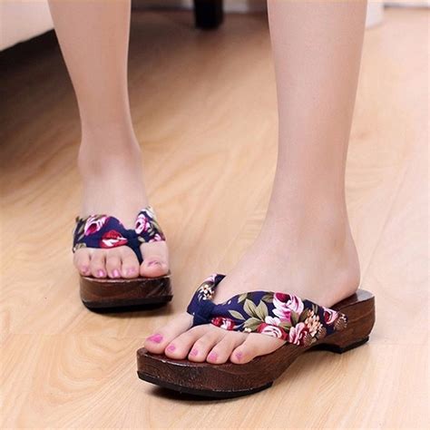 Summer Beach Sandals Japanese Style Geta Clogs Women Paulownia Wooden