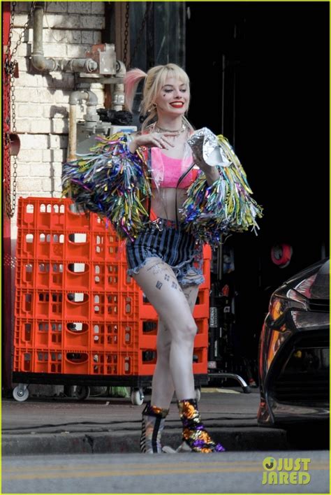 Margot Robbie As Harley Quinn In Birds Of Prey First Look Pics Photo 4221798 Birds Of