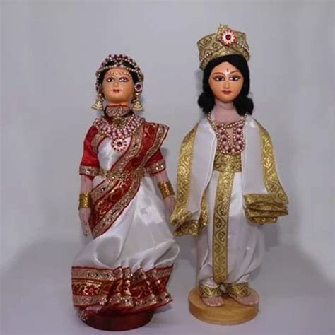 Decoration Clay And Cloth Ashni Young Indian Handcrafted Beautiful Wedding Couple Dolls At Rs
