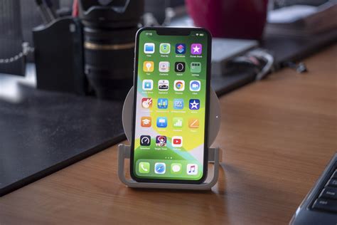 Moshi otto q features a soft fabric finish that complements almost any table, desk, or nightstand. iPhone 11 Pro Max wireless charging tested: DON'T use it ...