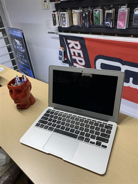 Apple Macbook Air A1465 116″ Laptop Early 2015 Computers Shop