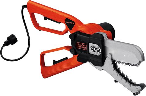 10 Best Lightweight Chainsaws For Women To Use In 2022