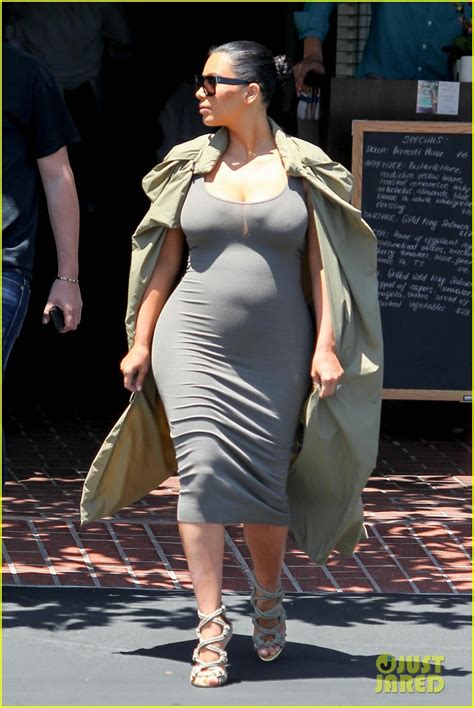 Kim Kardashian Puts Baby Bump On Display In Form Fitting Dress Photo Kim Kardashian