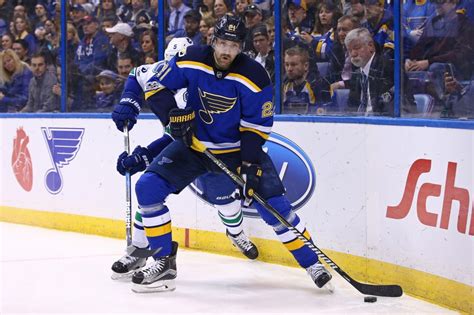 Patrik berglund (born 2 june 1988) is a swedish former professional ice hockey centre who most recently played for the buffalo sabres of the national hockey league (nhl). Patrik Berglund devra s'absenter jusqu'en décembre | La Presse