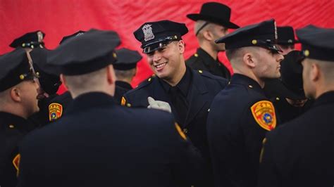 Double Amputee Marine Veteran Sworn In As Ny Police Officer