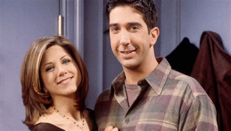 Jennifer aniston and david schwimmer are rumored to be dating and fans are struggling to contain their emotions. Jennifer Aniston and David Schwimmer stood up for 'Friends ...