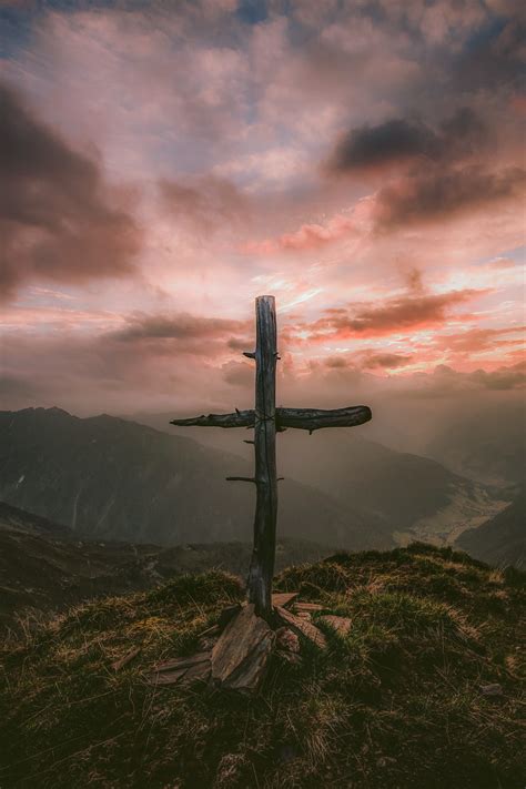 Cross Wallpapers Free Hd Download 500 Hq Unsplash