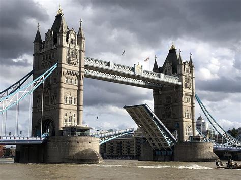 Tower Bridge In London Gets Stuck Open Sparking Traffic Chaos News