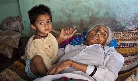 Worlds Oldest Mother Rajo Devi Lohan Reveals She Is Dying Daily Mail