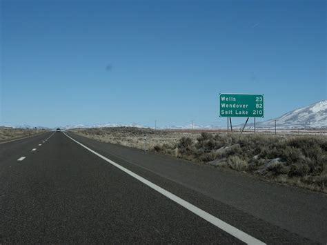 Mileage Sign Between Elko And Wells Nevada Interstate 80 Flickr
