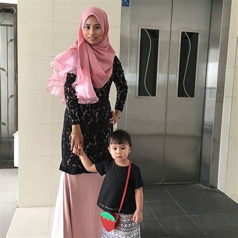 Suria sabah is a shopping centre located in the city of kota kinabalu, sabah, malaysia. How lovely is this mommy and daughter Raya style in black ...