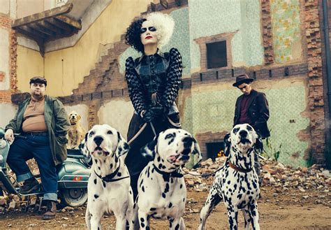 Les aventures de cruella, la méchante des 101 dalmatiens. CRUELLA | Pocketmags.com