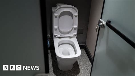 Caerphilly Businesses Asked To Let Public Use Toilets For Free