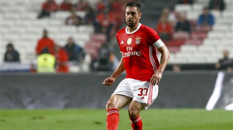 Der fußballspieler jardel ( jardel) ist in der saison 2020/2021 bei benfica lissabon unter vertrag und wird dort in der abwehr eingesetzt. Jardel renews contract until 2021 - SL Benfica