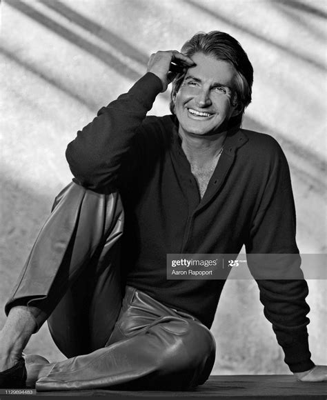 Actor George Hamilton Poses For Portraits In December 1986 In Los Acteurs Poses Hamilton