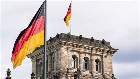 İki Almanyanın Birleşmesinin 32 Yılı