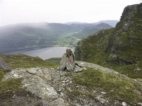 Since 2005, the administrative centre of the municipality has been the village of ølensjøen (prior to that time it was the village of sandeid). Haugesunds Avis - Lysenuten i Vindafjord