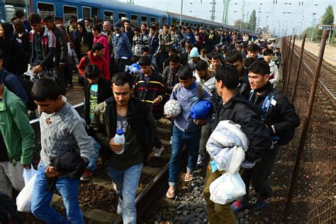 Lessons From Germanys Refugee Crisis Integration Costs And Benefits