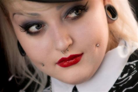 What To Know Before Getting A Dimple Piercing Vlrengbr
