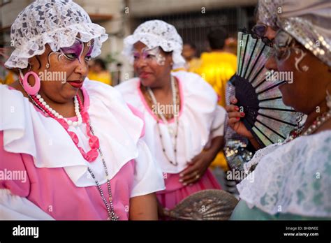 Mama Viejas Old Mothers Preparing For The Parade Of Llamadas During