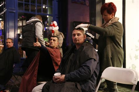 Homeless people on Dublin streets treated to haircuts by big-hearted