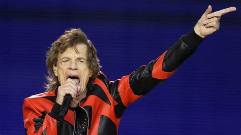 Mick Jagger Singing Along With Coldplays Song Fix You Without Crying