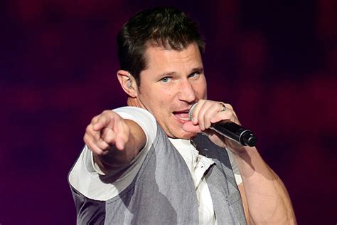 Nick lachey serenades wife vanessa for 40th birthday: Nick Lachey Calls Out the Worst '90s Boy Band