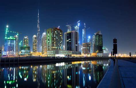 Business Bay Dubai At Night Business Bay Dubai Night By Yanmednis