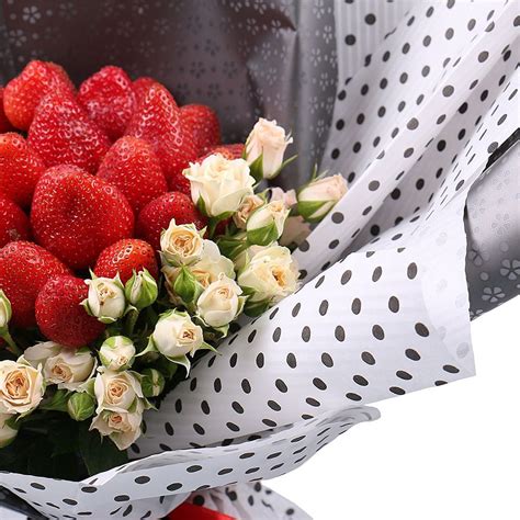 Order A Bouquet Strawberry And Roses With Delivery