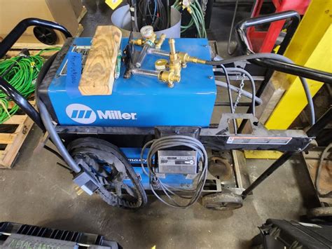 Choice Of Lots 382 Miller Dynasty 400 Tigrunner Tig Welder 208v