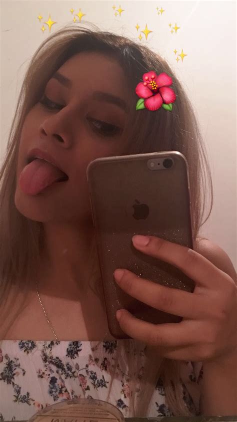 Pin By Kay ‼️ On G I R L P O W E R Mirror Selfie Profile Pic Snapchat
