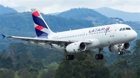 Latam Airlines Chile Airbus A319 132 Cc Coy V1images Aviation Media