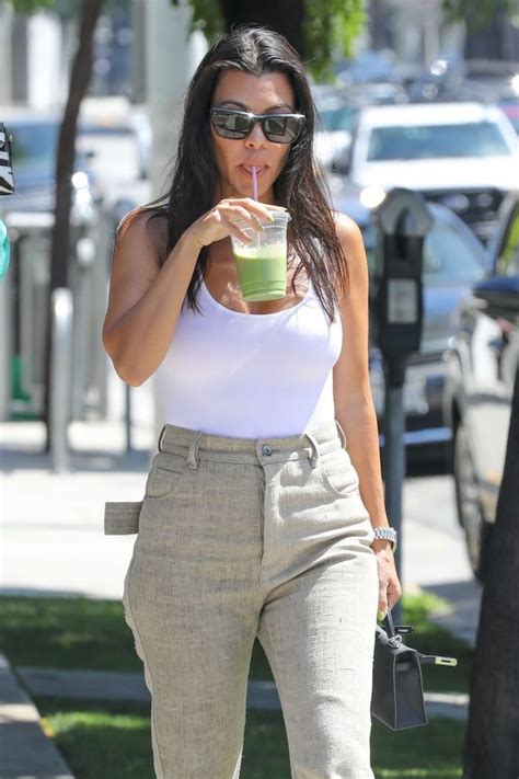Kourtney Kardashian Showed Her Tits In LA The Fappening
