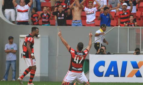 Nacho, réver e savarino treinam e devem ser opção no galo que encara o boca. Felipe Vizeu brilha com dois gols, e Flamengo derrota ...