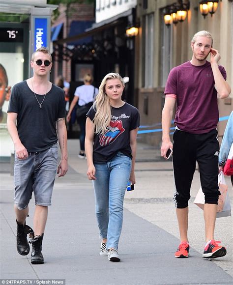 Chloe Grace Moretz Sports A Vintage Rock Tee In New York Daily Mail