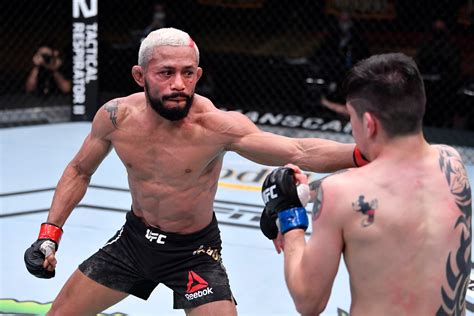 The card begins with a lone early preliminary bout at 7:30 p.m. Watch UFC 256: Figueiredo v Moreno (Main Card) (GERMAN) Live Stream | DAZN DE