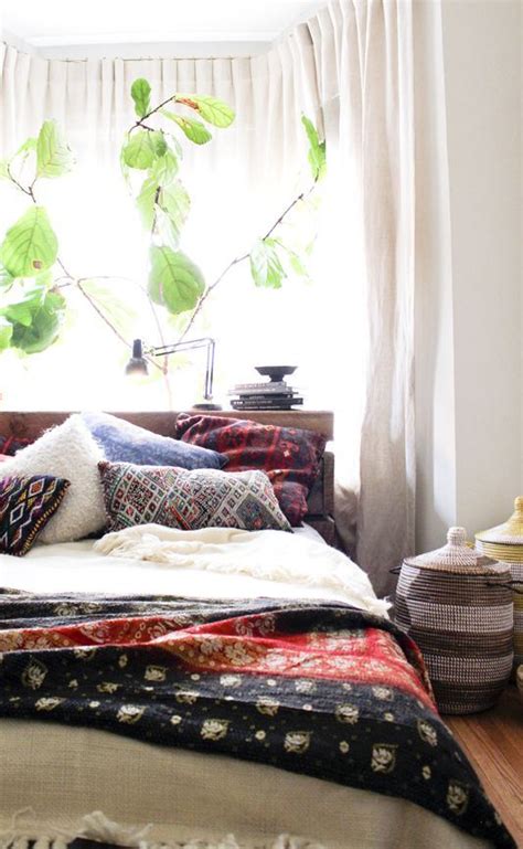 Bohemian style home décor has always been trendy, but it seems to have taken on a whole new level of popularity lately. 65 Refined Boho Chic Bedroom Designs - DigsDigs