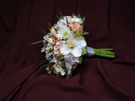 15 Fantastic Ideas of Bridal Bouquets Made of Artificial Flowers | The