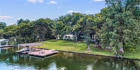 THE ARRIVE PANORAMA ESTATE ON LAKE AUSTIN | ARRIVE Luxury Vacation Management