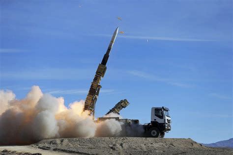 إيران تختار التصعيد باختبار صاروخ بالستي Avatoday