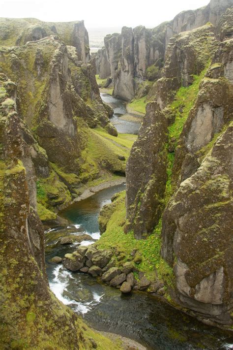Le Canyon De Fjaðrárgljúfur