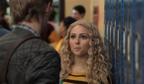 What The Carrie Diaries Gets Right And Wrong About The Grownup Carrie